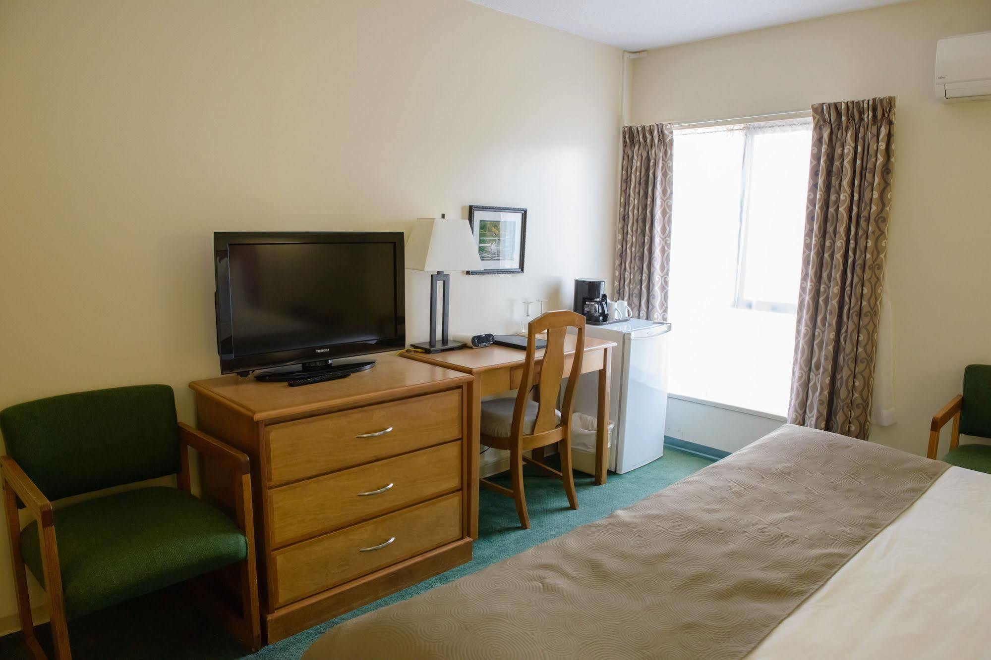 Driftwood Inn Sechelt Dış mekan fotoğraf