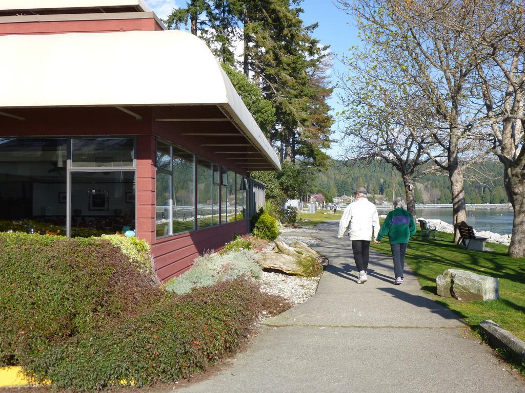 Driftwood Inn Sechelt Dış mekan fotoğraf