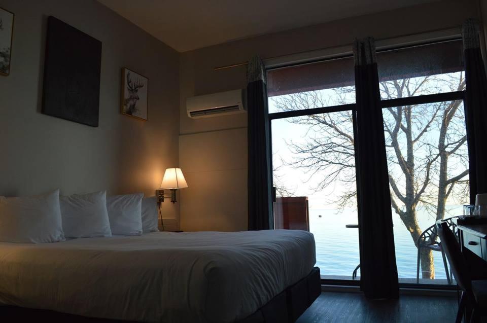 Driftwood Inn Sechelt Dış mekan fotoğraf