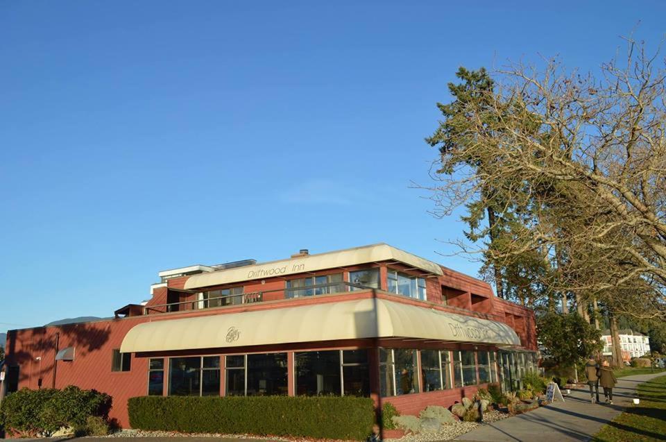 Driftwood Inn Sechelt Dış mekan fotoğraf